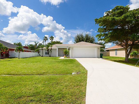 2nd image of 1558 SW Mullinax Avenue