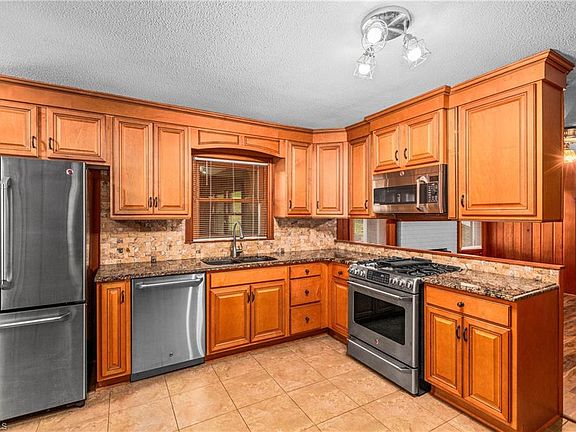 4th image of 1325 Campus Ct