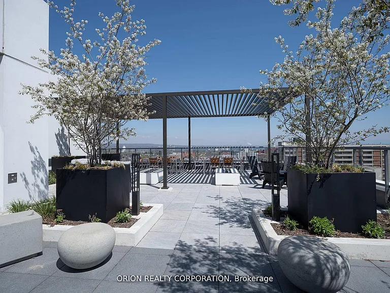 212 King William St #821 — Photo 17