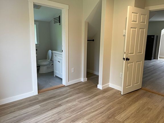 4th image of 230 S Windsor St #4