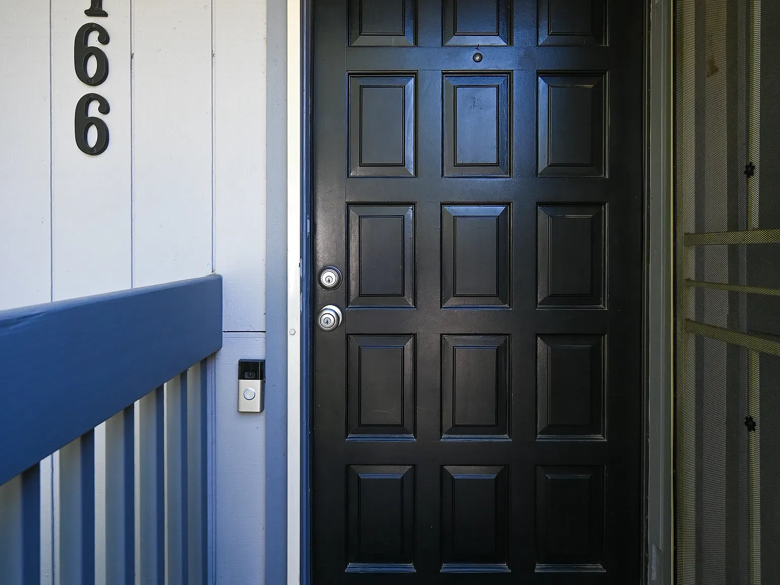 2 bed, 920 sqft, $3,700 — Photo 2