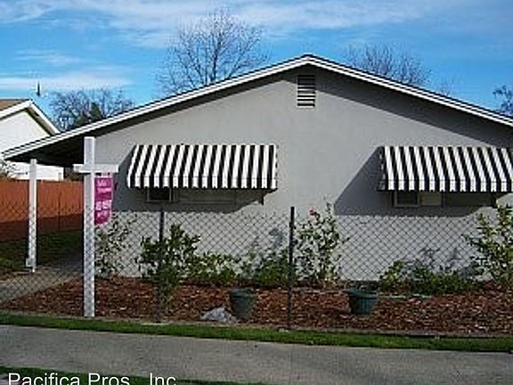 3rd image of 221 D St APT A