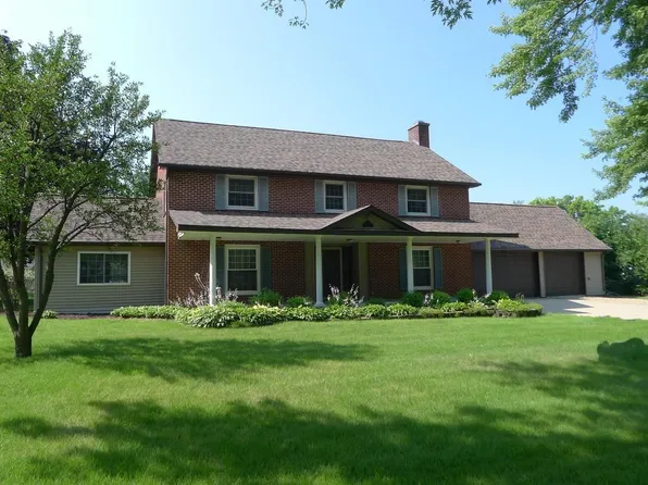 704 2nd Ave, Charles City, IA 50616