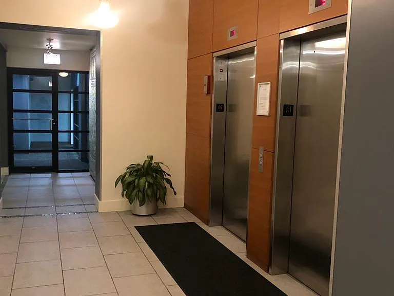1200 W Monroe St #420 — Photo 13