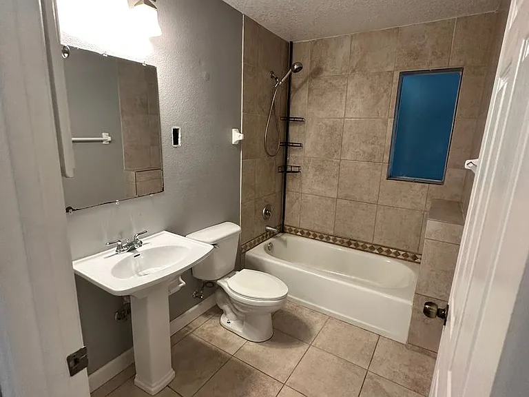 305 Pennsylvania Ave — Photo 13