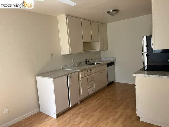 2701 Harvest Ln — Photo 10