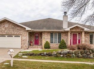 6101 Cottontail Trl, Madison, WI 53718