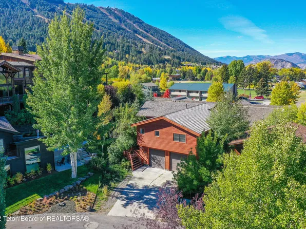 430 Henley Rd, Jackson, WY 83001