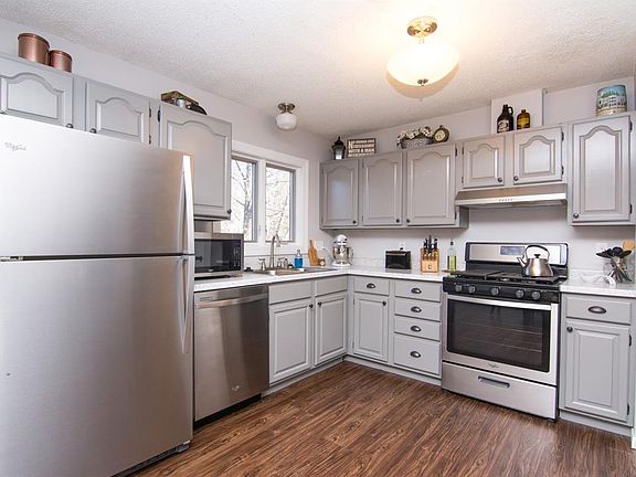 5th image of 2854 Sterling Dr
