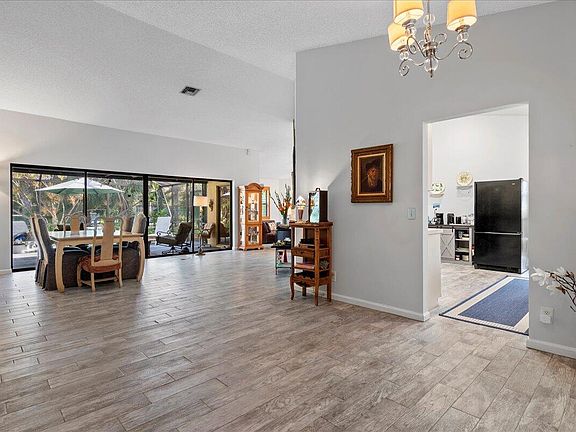 3rd image of 5857 Stonewood Court