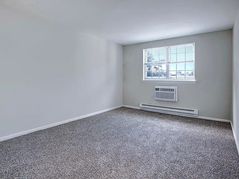 Silver Lake Manor — Photo 15