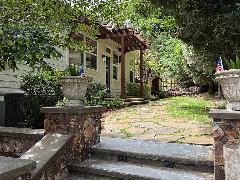 Access sideyard from driveway