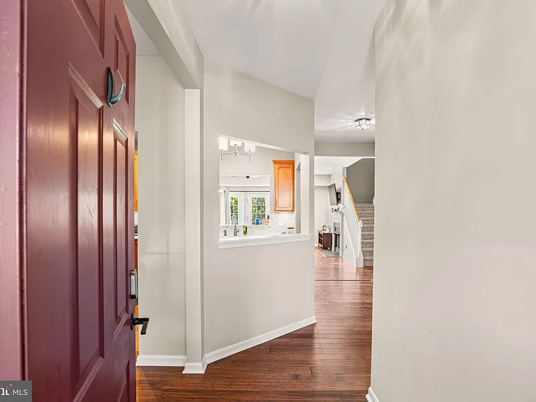 2080 Deer Run Dr — Photo 4