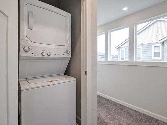 5th image of 7402 SE Blanton St