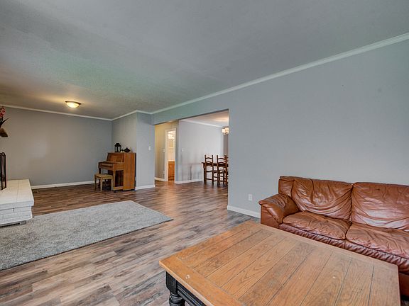 5th image of 5220 Winfield Ln
