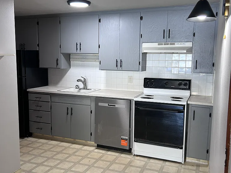 2900 NW Polk Ave #110 — Photo 2