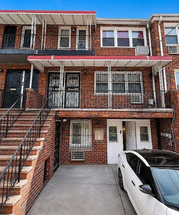1st image of 1014 E 82nd St