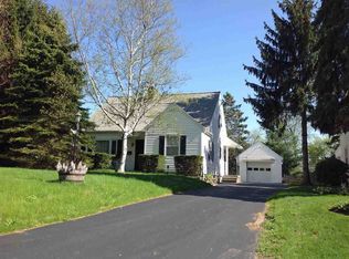 4 Saradale Ave, Loudonville, NY 12211