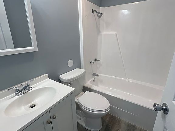 5th image of 104 W Petersburg St #2