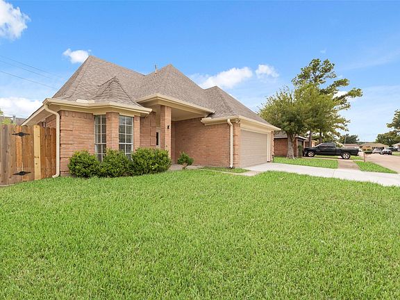 2nd image of 13551 Pasa Robles Ln