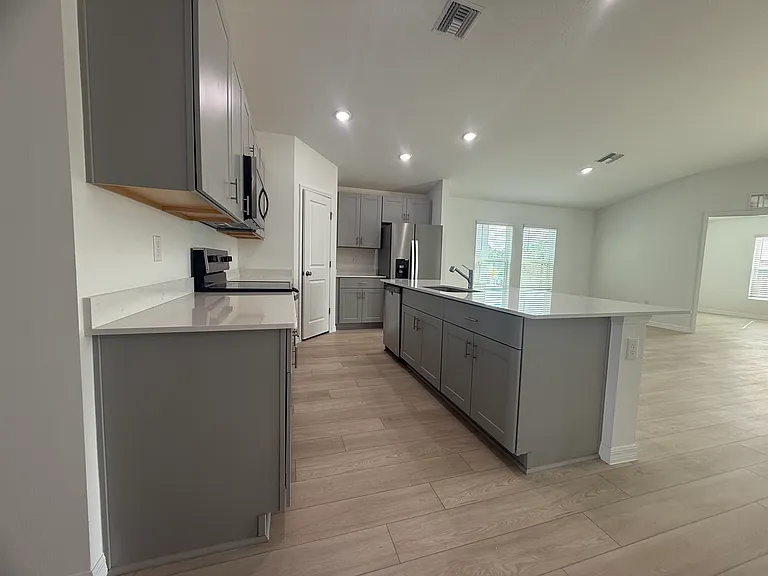 5465 San Pietro Dr — Photo 5