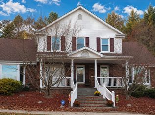 2358 Golfview Dr, Pittsburgh, PA 15241
