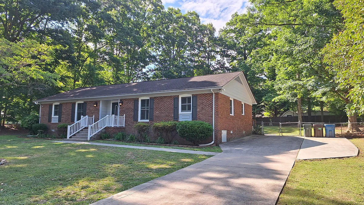 Building Photo - 1809 Grady Dr