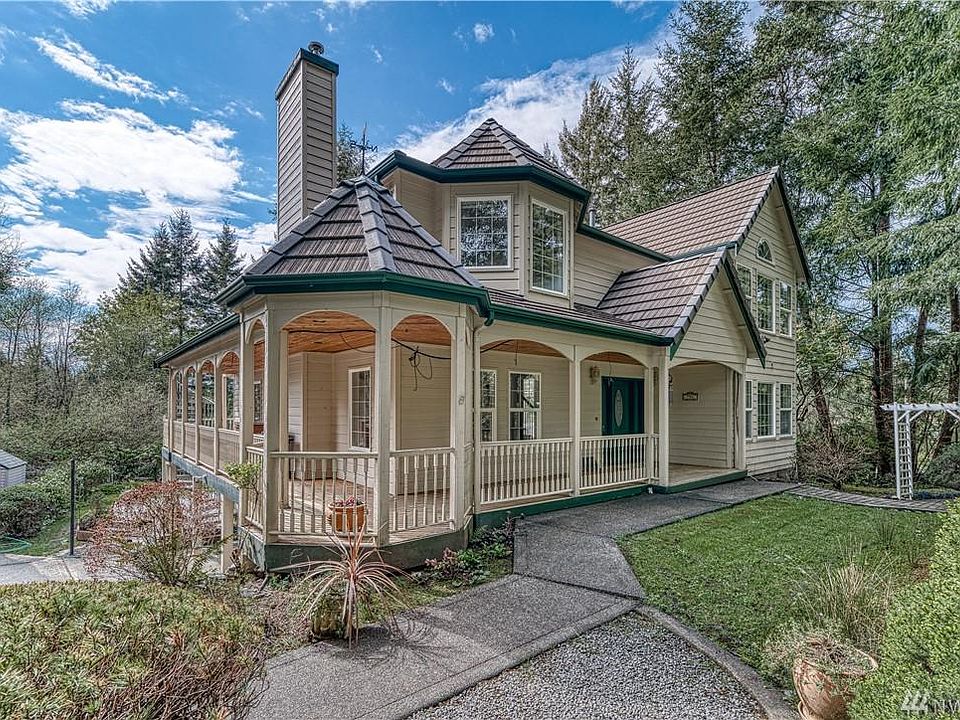 1st image of 706 33rd Ave NW