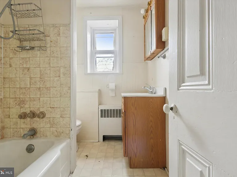 448 Krams Ave #3 — Photo 14
