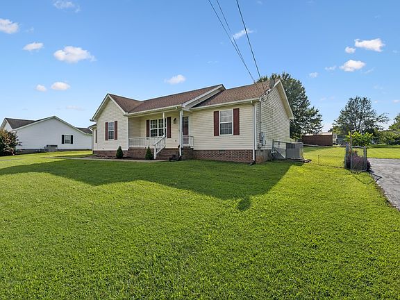 3rd image of 120 Pebble Brook Dr