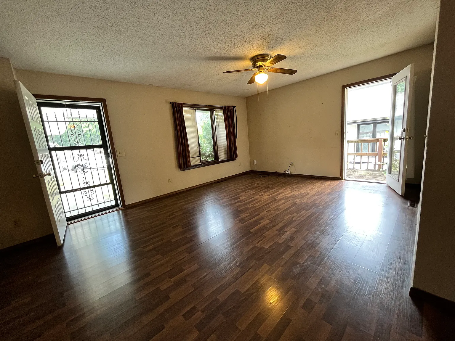 2 bed, 1.5 bath, $850 — Photo 2