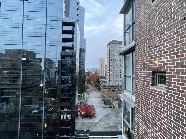 1068 Hornby St #1607, Vancouver, BC V6Z 2Y7