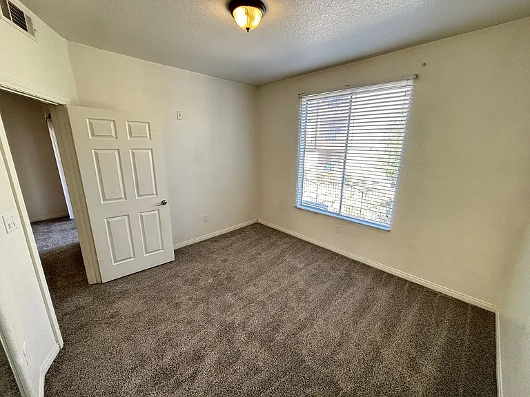 4400 S Jones Blvd #1041 — Photo 15