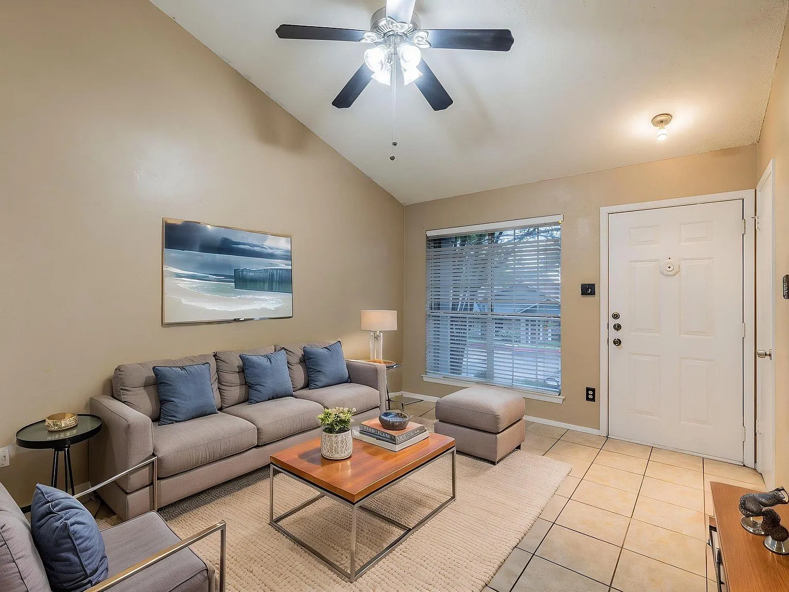 1 bed, 1.0 bath, 565 sqft, $1,187 — Photo 4