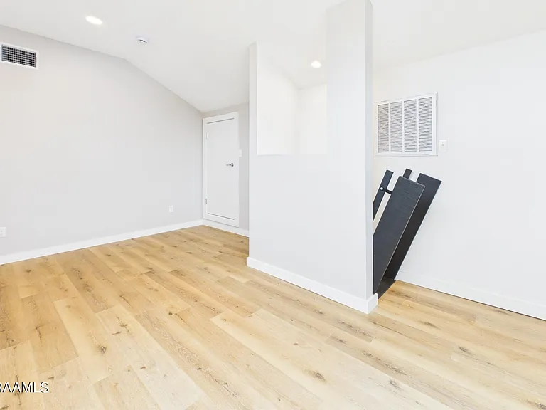 1120 S Washington St #101&201 — Photo 22