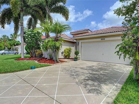 3rd image of 8224 White Rock Circle