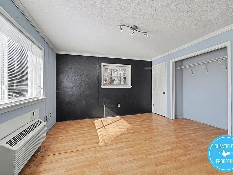 1047 W Academy St — Photo 15