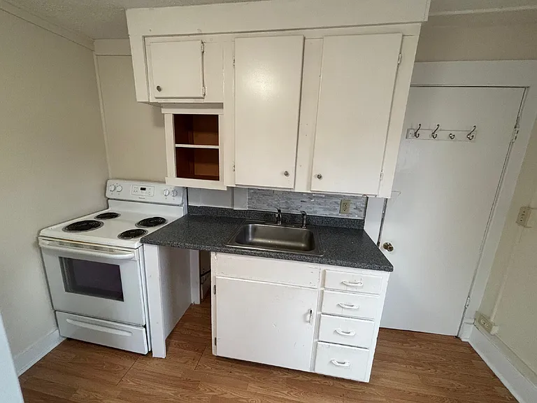 20 Bodwell St #C — Photo 2
