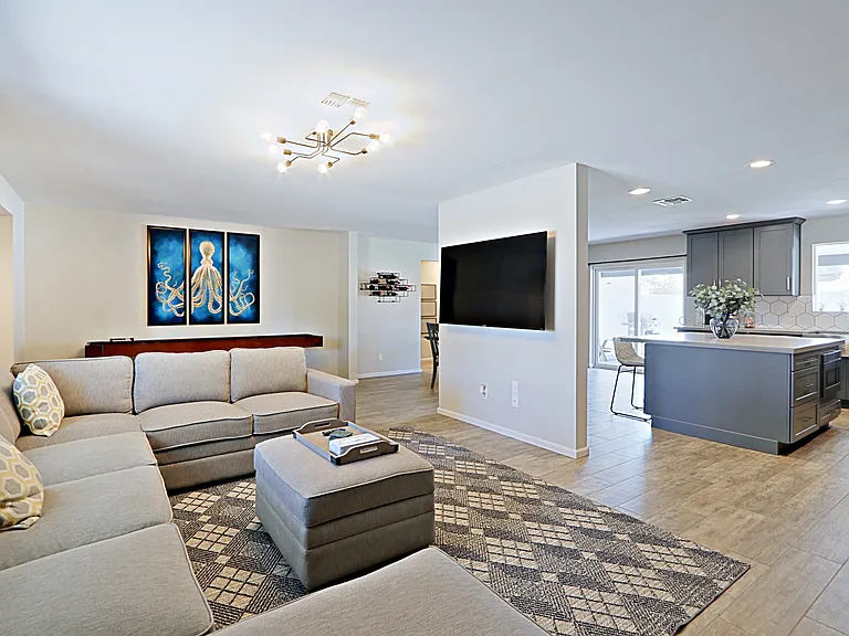 8301 E Meadowbrook Ave — Photo 30