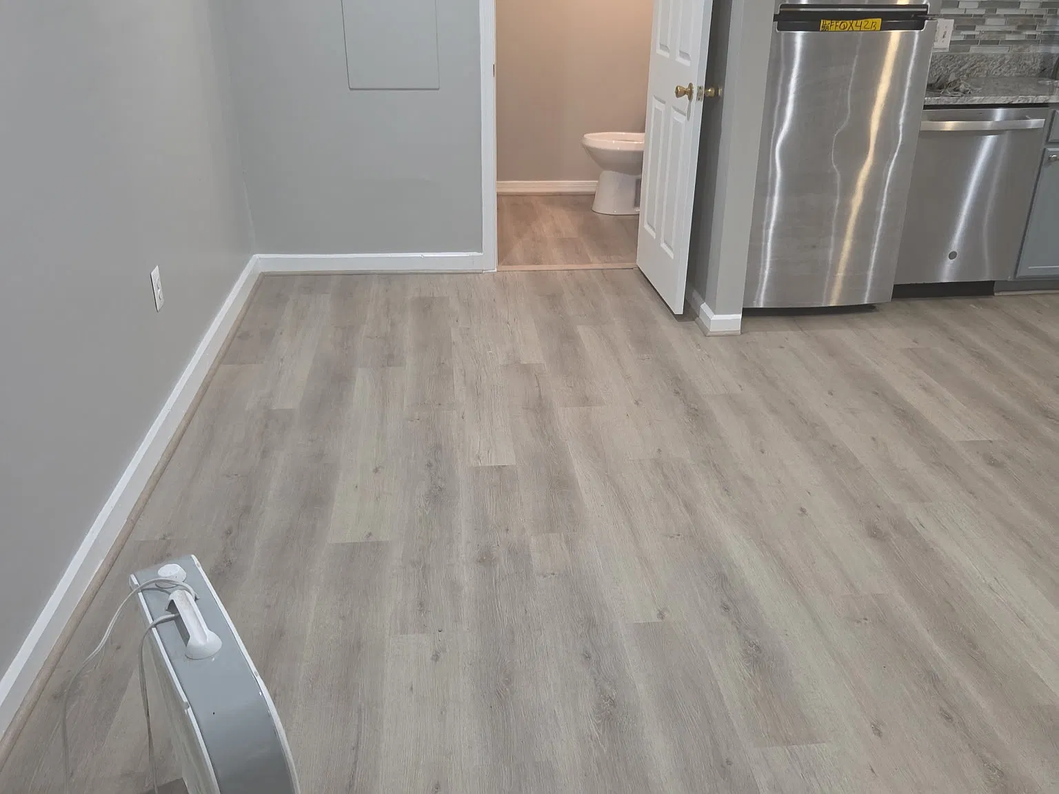 1 bed, 1100 sqft, $1,800 — Photo 2