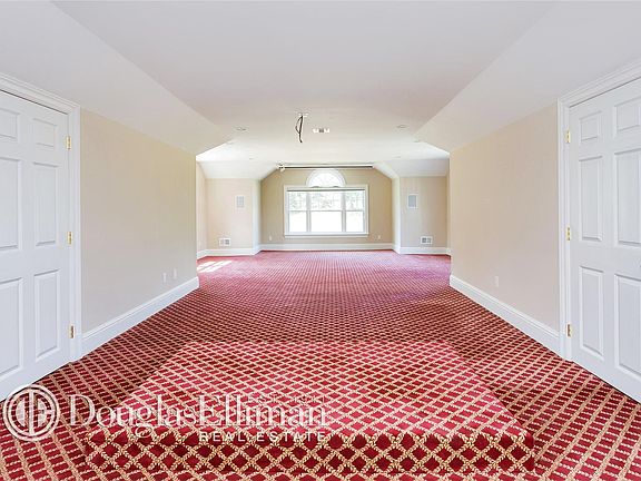 4th image of 42 Cloverhill Ln