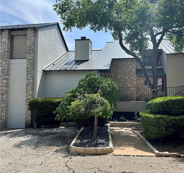 1st image of 103 Island Dr #8