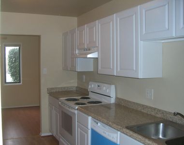 531 Florida Ave APT 101, Herndon, VA, 20170