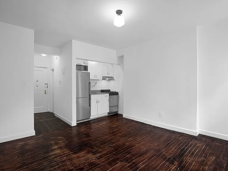 21 Grove St #2A — Photo 4