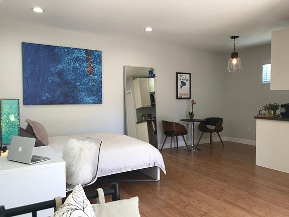 2nd image of 14118 Califa St