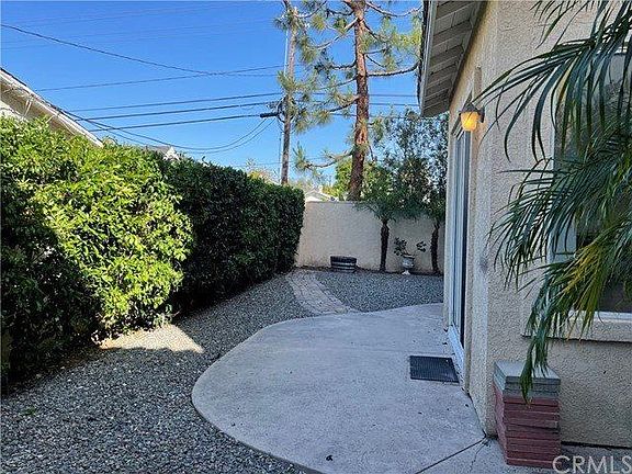 4th image of 2601 Santa Ana Ave