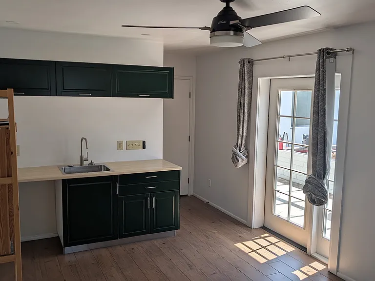 420 W Cheery Lynn Rd — Photo 24