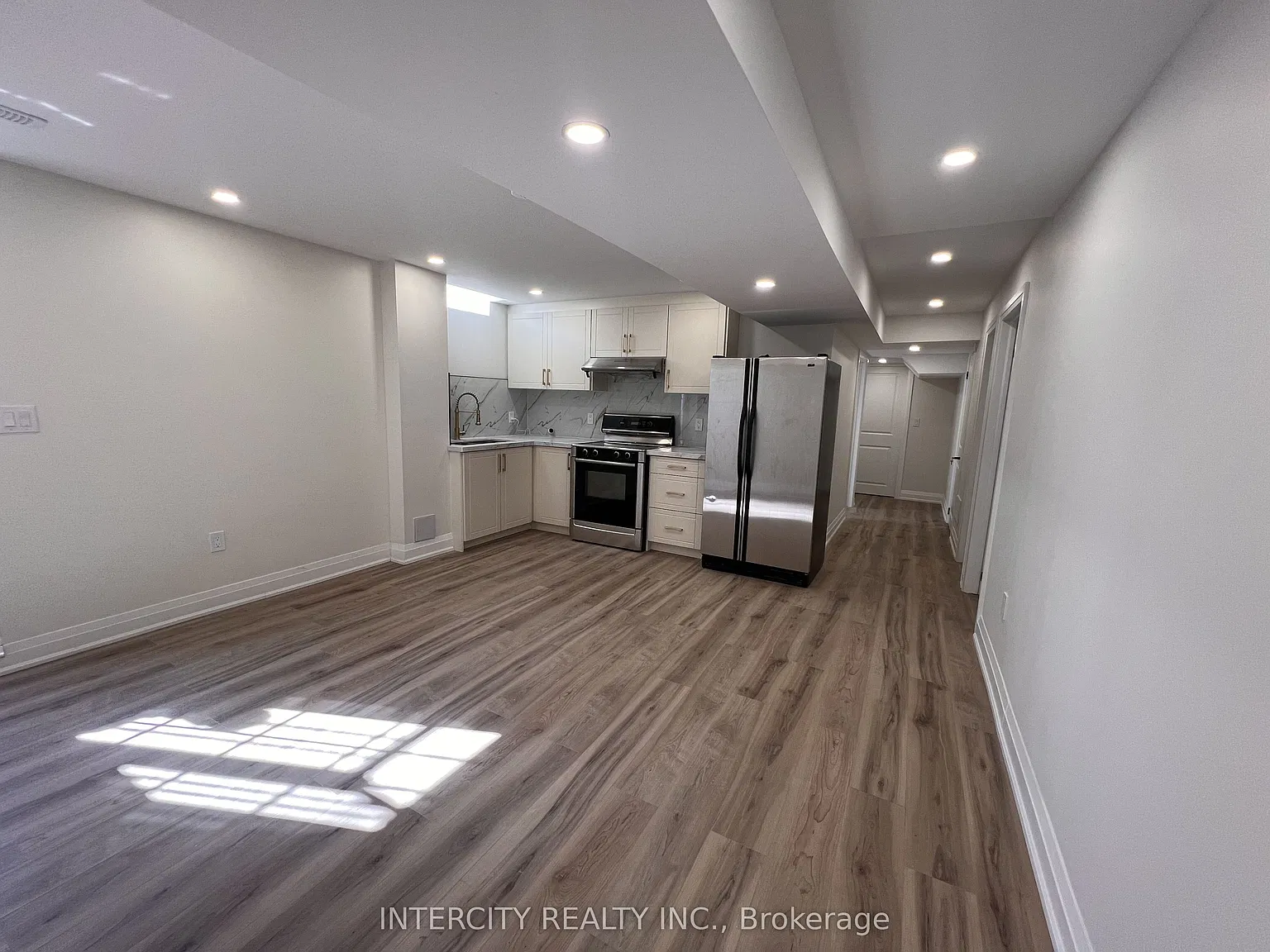 2 bed, $1,950 — Photo 2