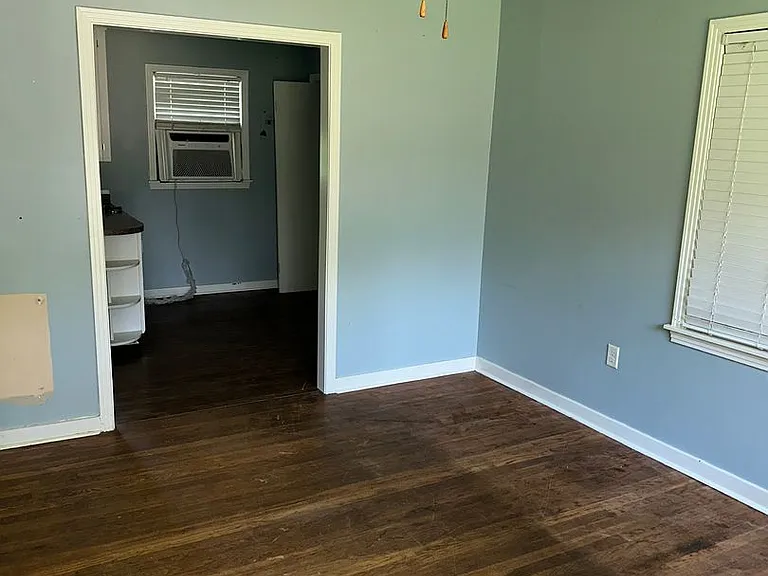 2719 Old Country Club Rd — Photo 3