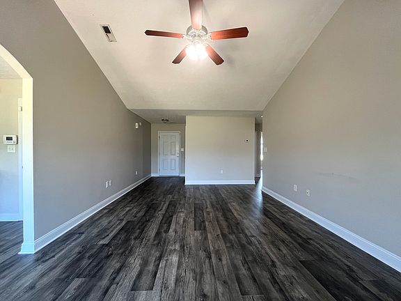 3rd image of 373 Driftwood Ln